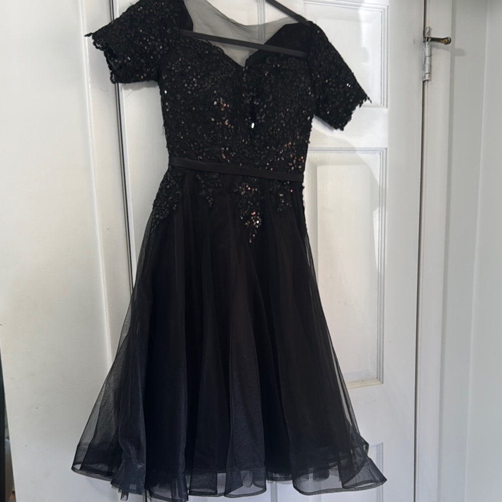 Elegant Black Midi Dress